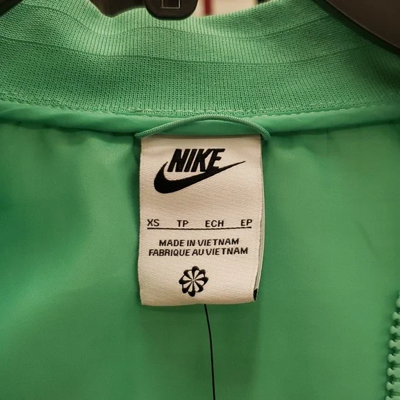 NWT Nike Essentials  Green Varsity Woven Bomber Jacket - Picture 5 of 14
